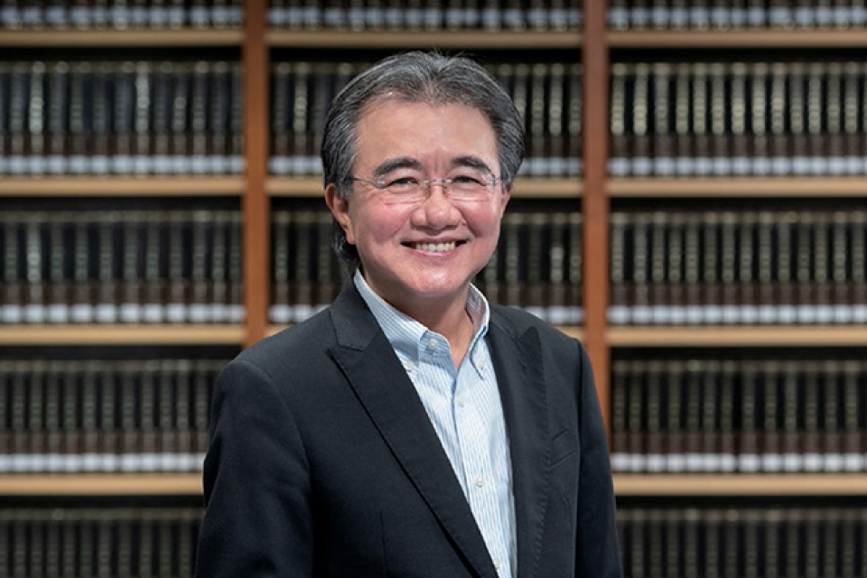 Professor Roland Chin